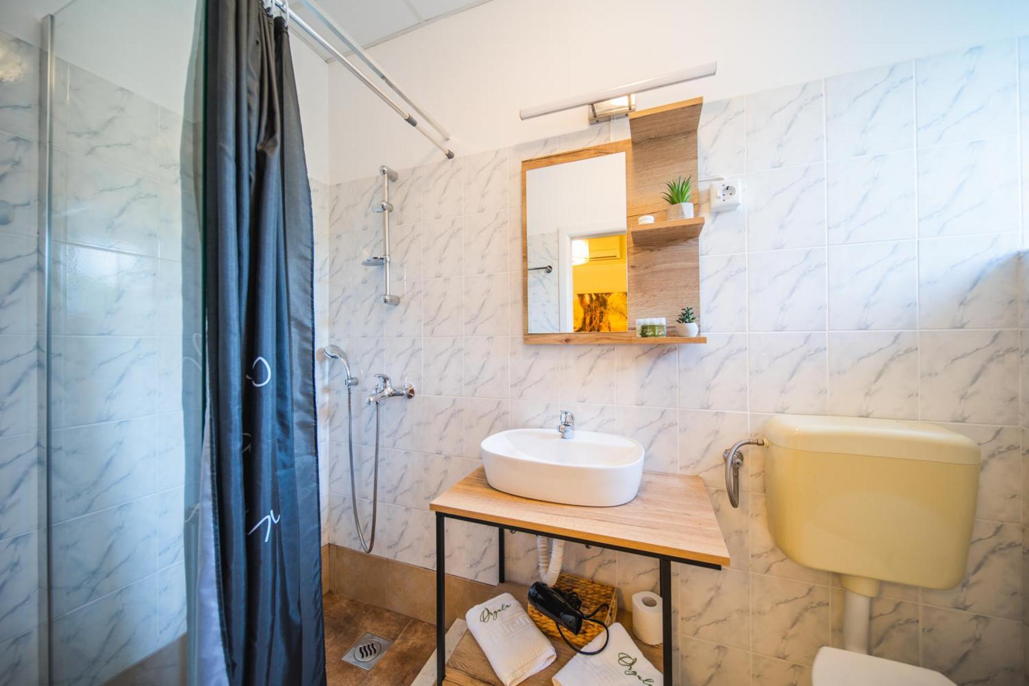 Orgula Hotel Lumbarda Ngoại thất bức ảnh