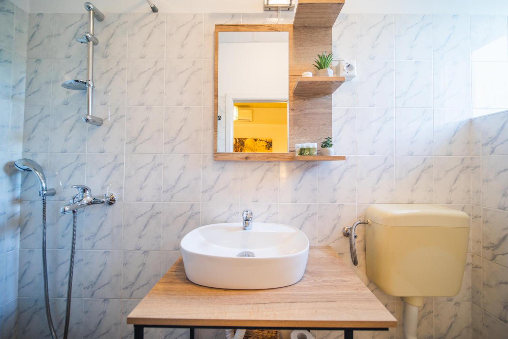 Orgula Hotel Lumbarda Ngoại thất bức ảnh