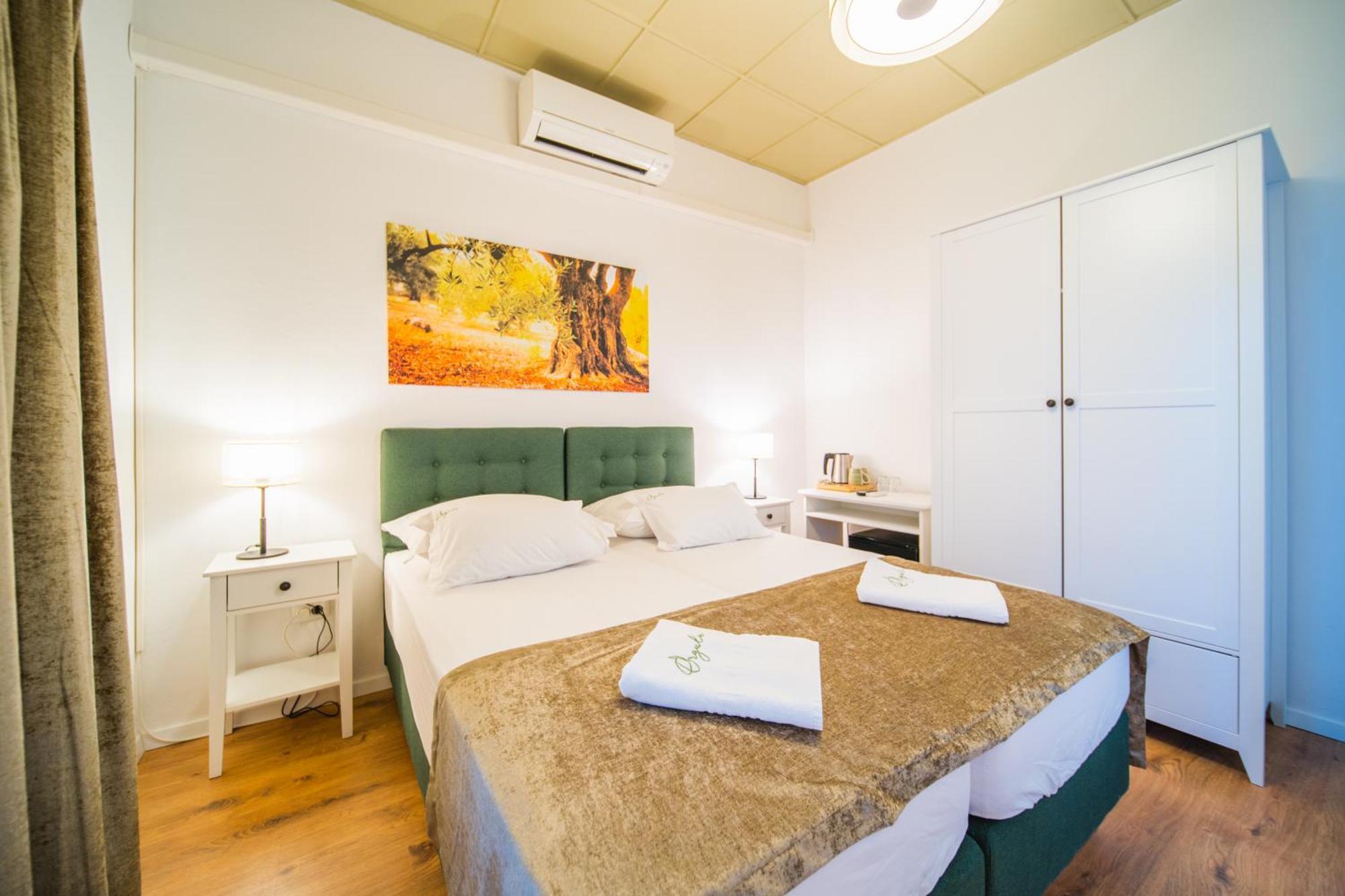 Orgula Hotel Lumbarda Ngoại thất bức ảnh